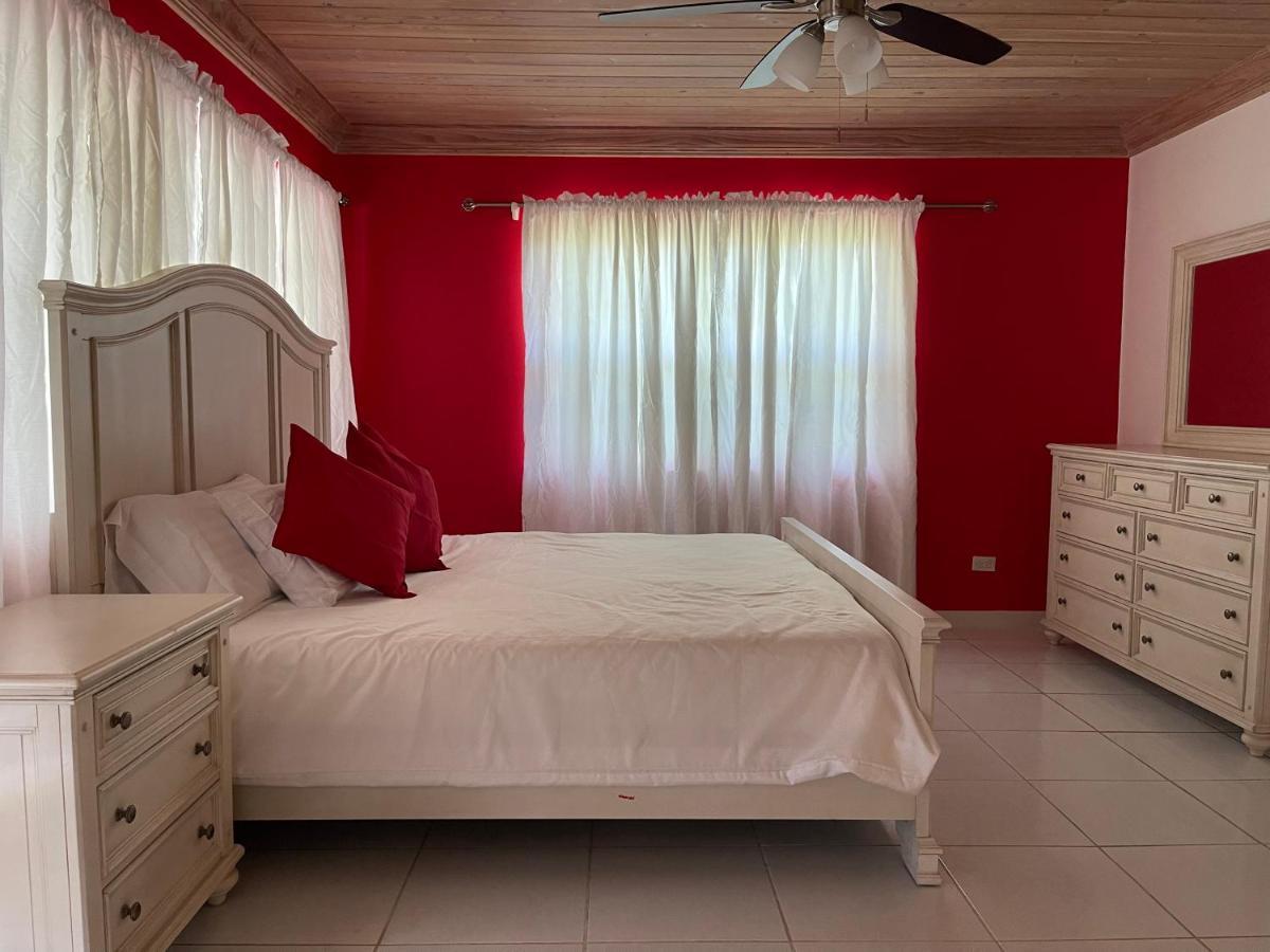 Sapphire Garden Townhouses George Town Exterior photo