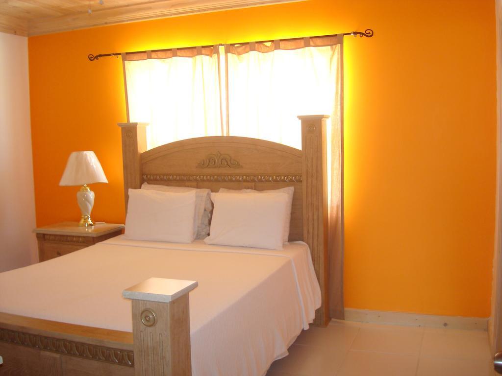 Sapphire Garden Townhouses George Town Room photo