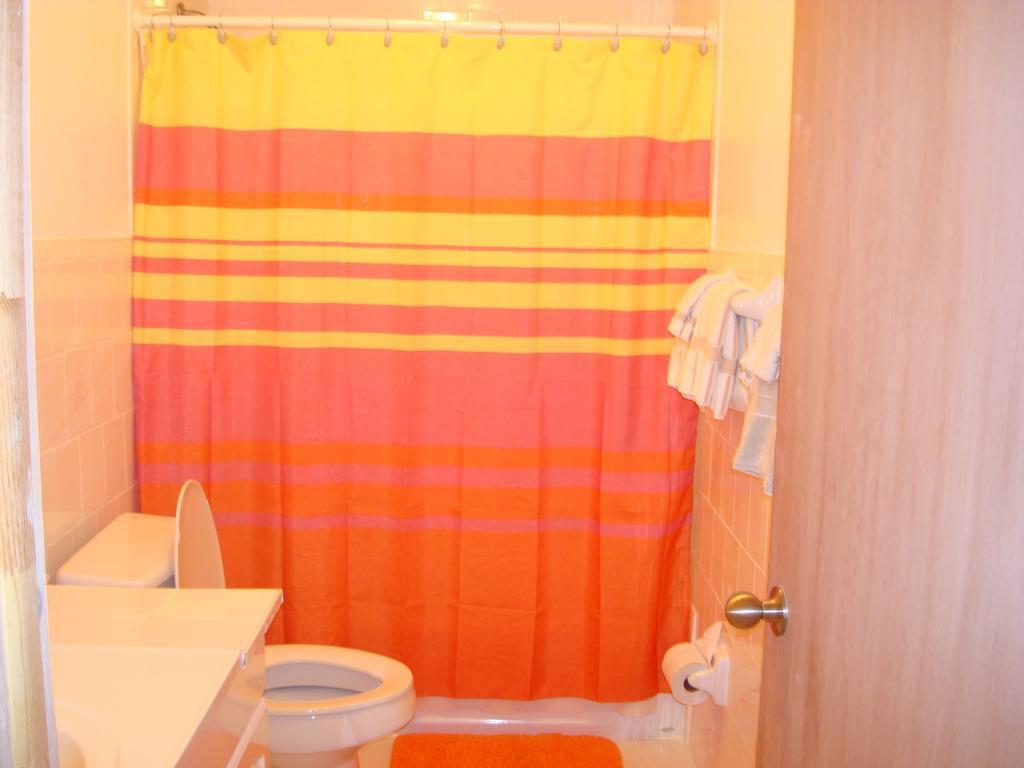 Sapphire Garden Townhouses George Town Room photo